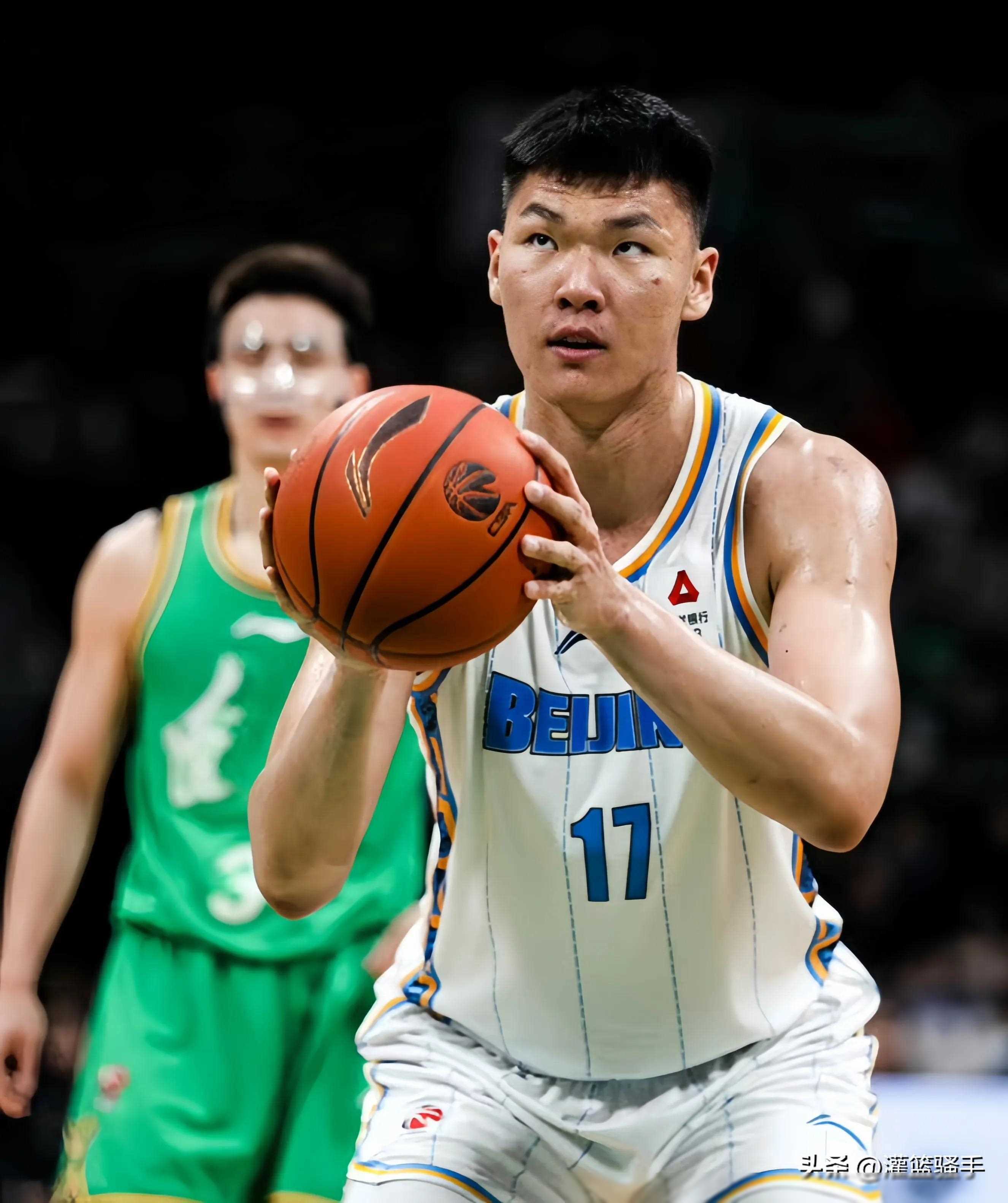 CBA常规赛集结日再迎强敌；门兴格拉德巴赫调整名单；主帅态度：悬念犹存；身体对抗强度拉满